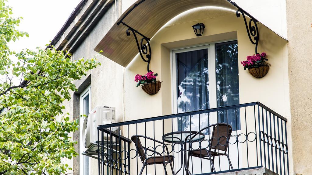 Foxy Lviv Apartment Luaran gambar