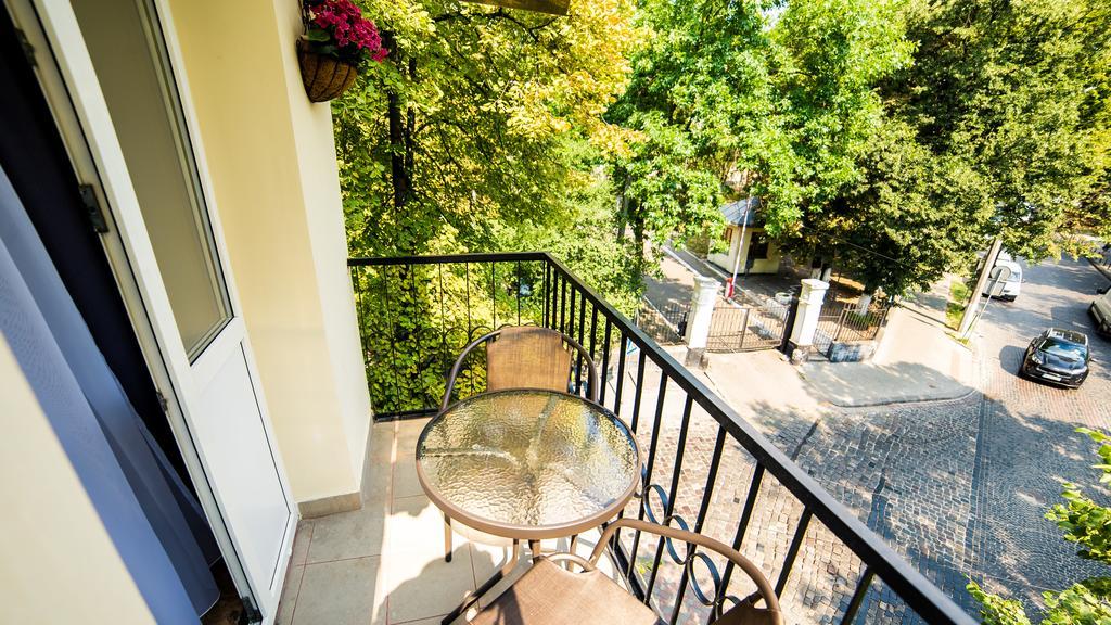 Foxy Lviv Apartment Luaran gambar